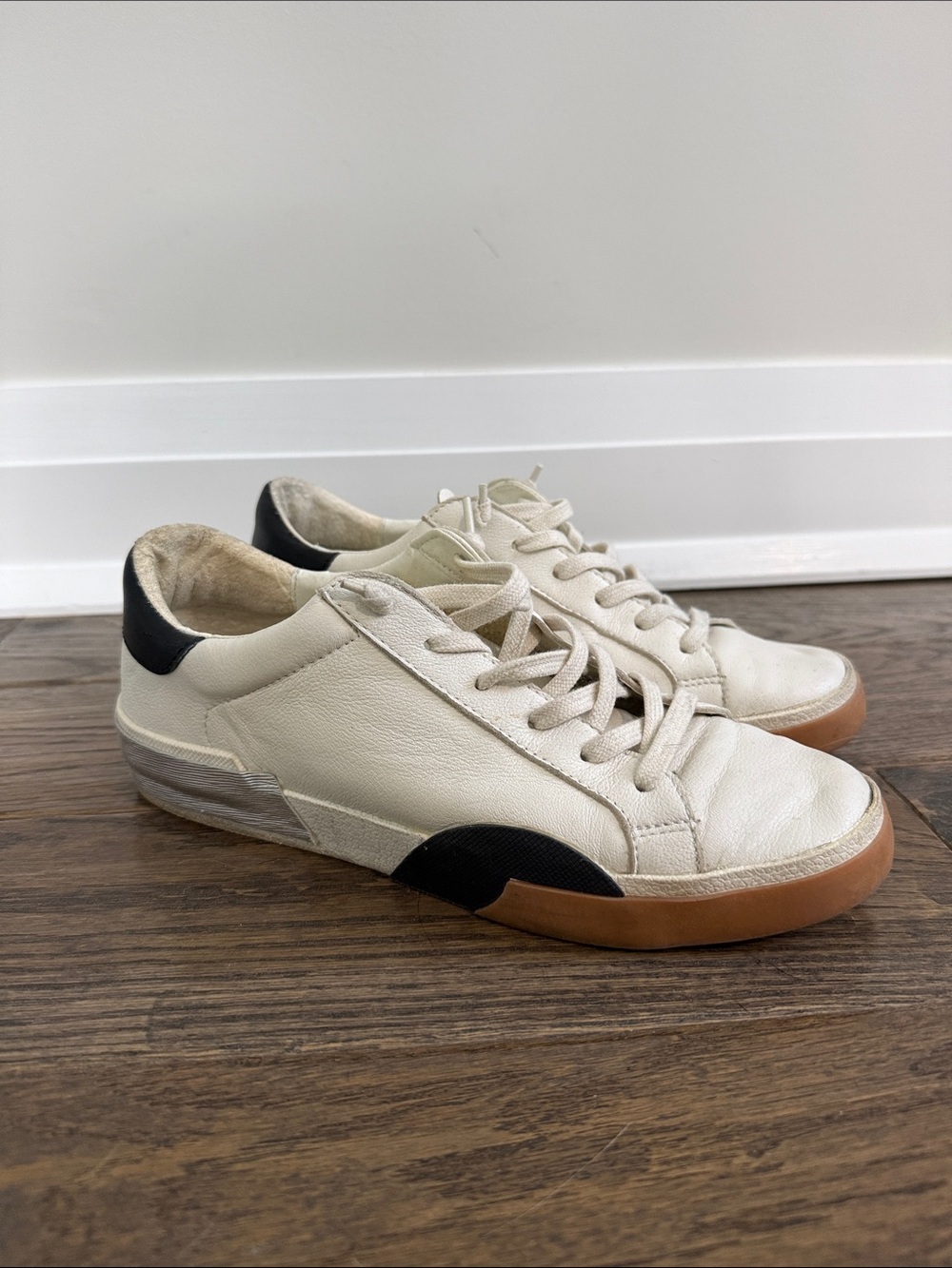 Dolce Vita Zina Sneakers White Black Leather - Picture 2 of 7
